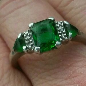 Vintage emerald ring